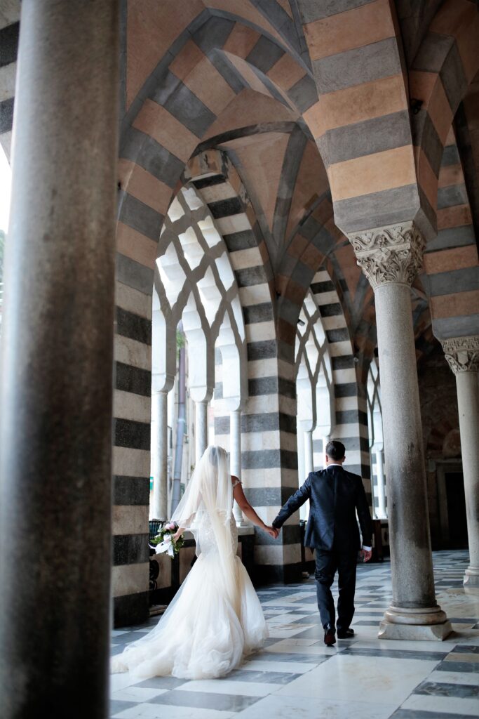 Sposi al Duomo di Amalfi. FOTO MONTORO