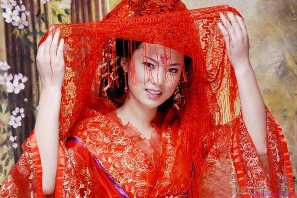 Matrimonio cinese : abito rosso.